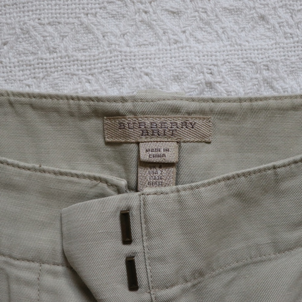 SOLD Vintage Burberry Mid Length Shorts - Picture 2 of 8